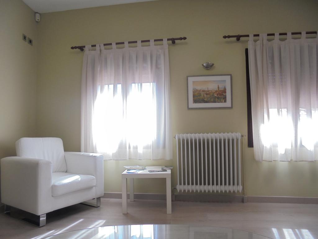 Hostal Palacete De Los Arcedianos Tarazona Buitenkant foto