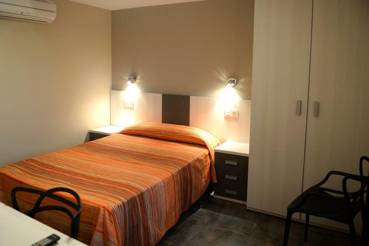 Hostal Palacete De Los Arcedianos Tarazona Buitenkant foto